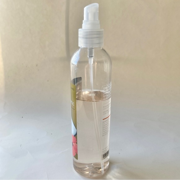 Used 65% Full Bath & Body Works Pleasures Exotic Coconut Body Splash Spray 8 Oz - Picture 2 of 4